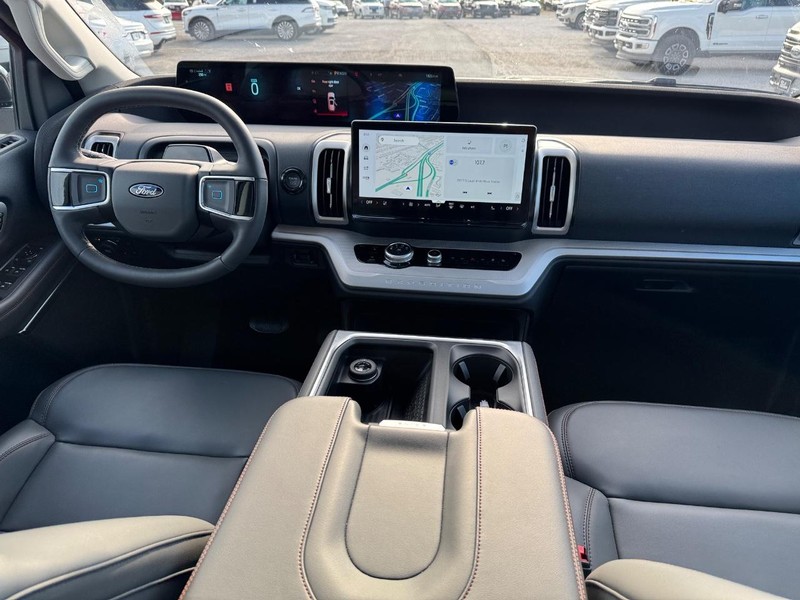 Ford Expedition Vehicle Full-screen Gallery Image 17