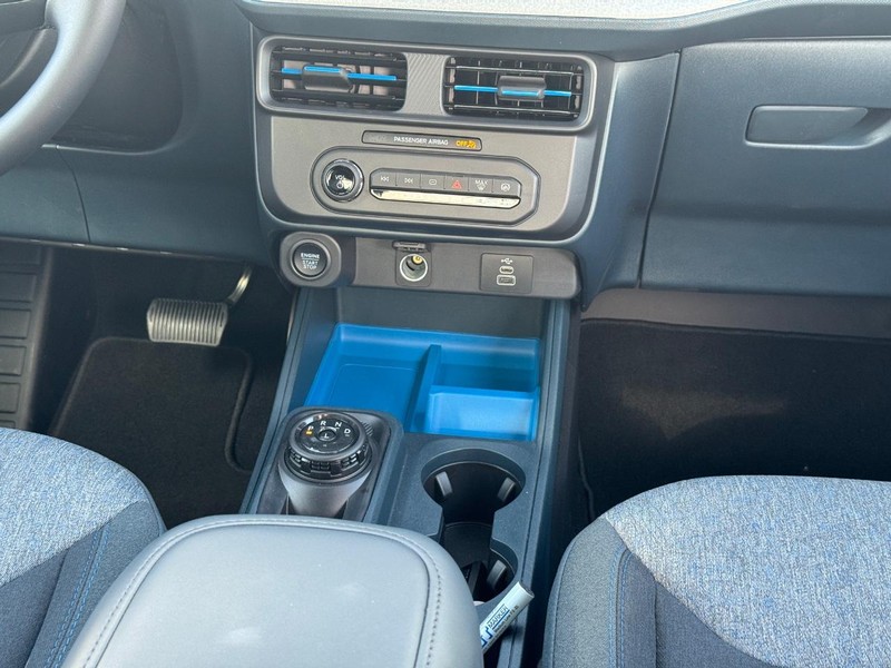 Ford Maverick Vehicle Full-screen Gallery Image 17