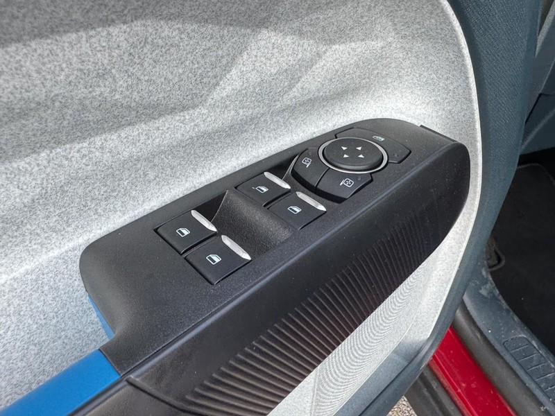 Ford Maverick Vehicle Full-screen Gallery Image 19