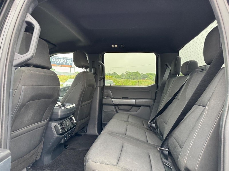 Ford F-150 Vehicle Full-screen Gallery Image 12