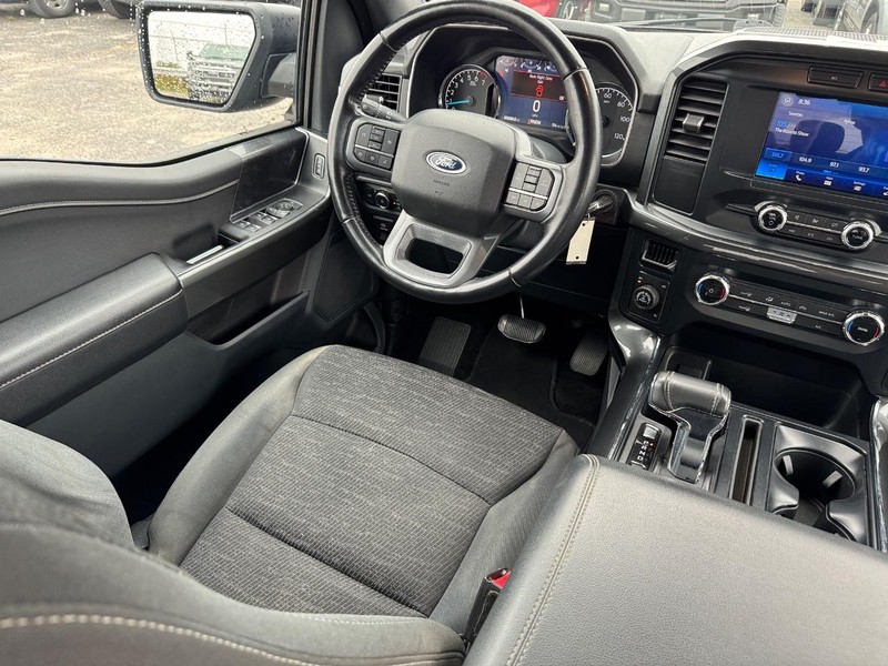 Ford F-150 Vehicle Full-screen Gallery Image 14