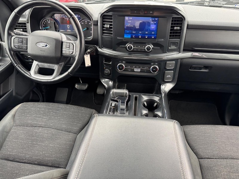 Ford F-150 Vehicle Full-screen Gallery Image 15