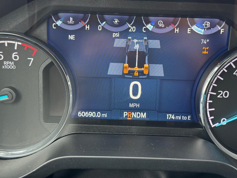 Ford F-150 Vehicle Full-screen Gallery Image 23