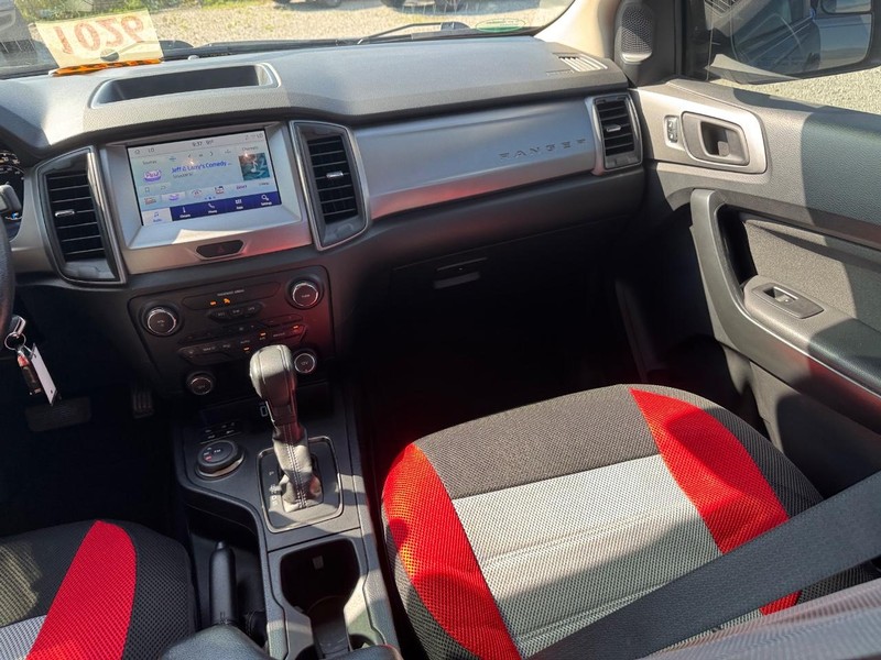 Ford Ranger Vehicle Full-screen Gallery Image 16