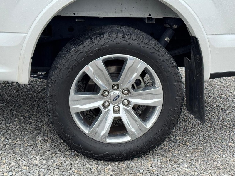 Ford F-150 Vehicle Full-screen Gallery Image 11
