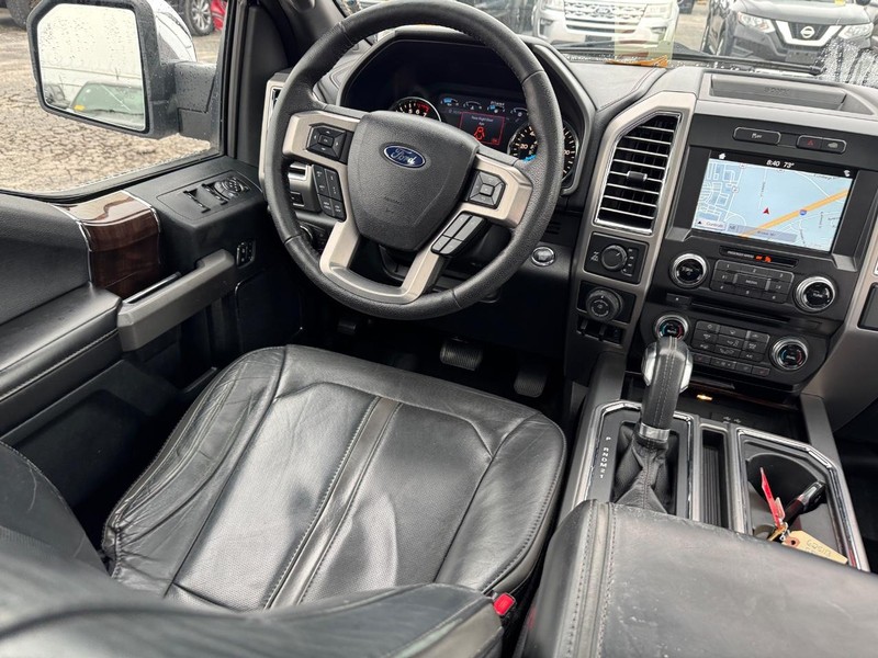 Ford F-150 Vehicle Full-screen Gallery Image 15