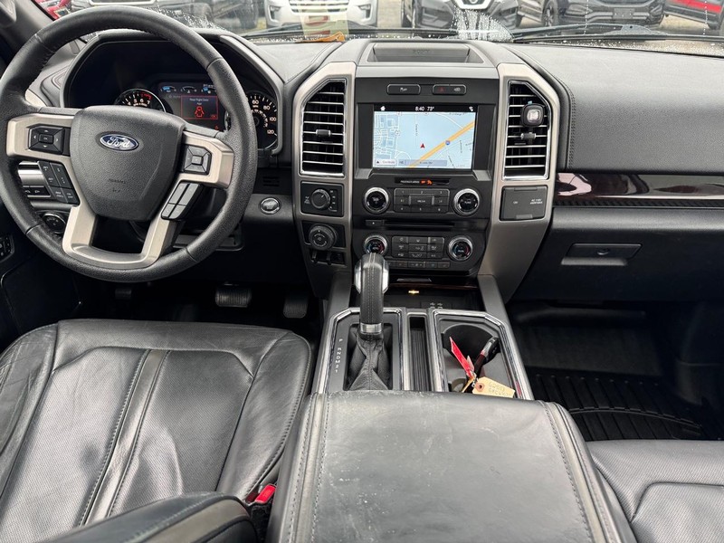 Ford F-150 Vehicle Full-screen Gallery Image 16