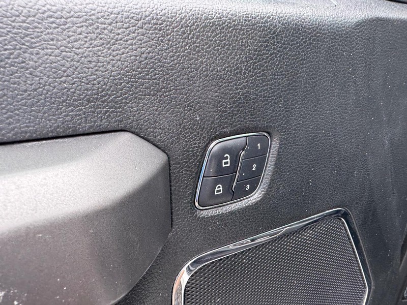 Ford F-150 Vehicle Full-screen Gallery Image 20