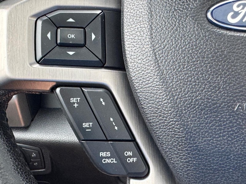 Ford F-150 Vehicle Full-screen Gallery Image 22