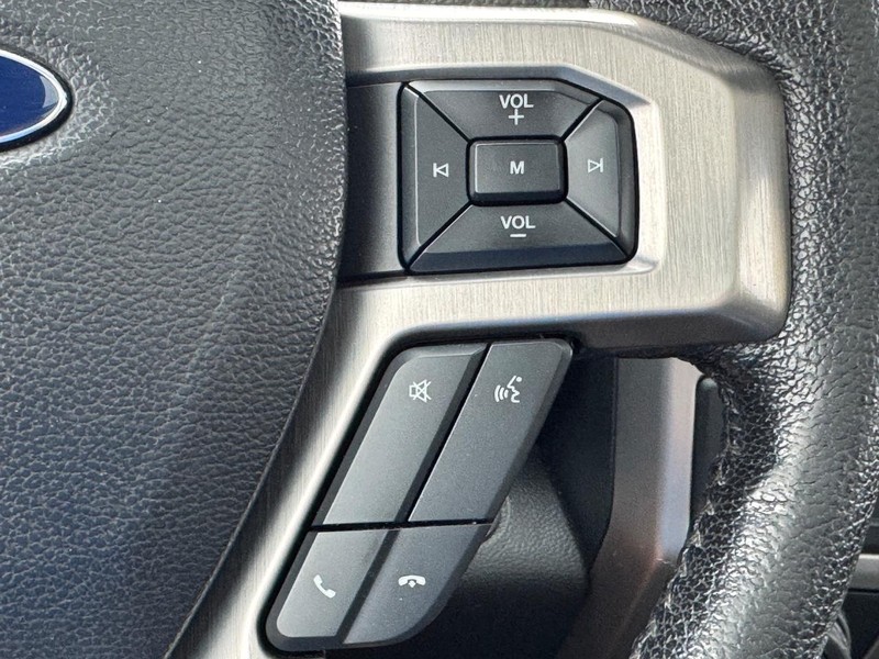 Ford F-150 Vehicle Full-screen Gallery Image 23