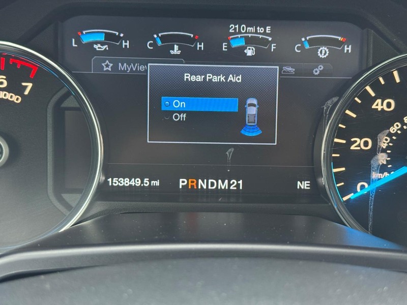 Ford F-150 Vehicle Full-screen Gallery Image 28