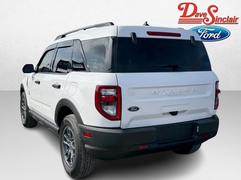 Ford Bronco Sport Vehicle Full-screen Gallery Image 09