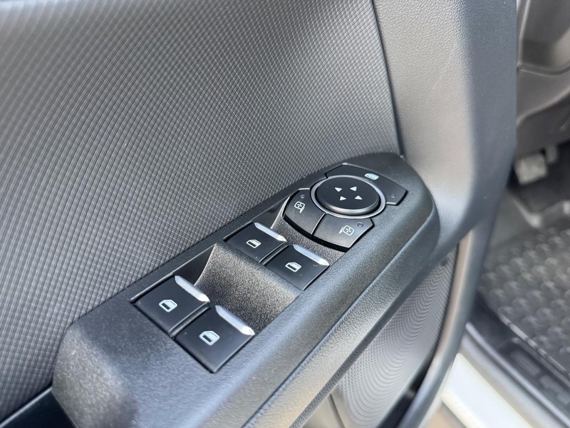 Ford Bronco Sport Vehicle Full-screen Gallery Image 18