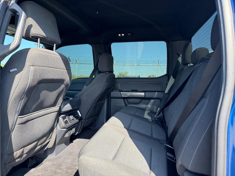 Ford F-150 Vehicle Full-screen Gallery Image 12