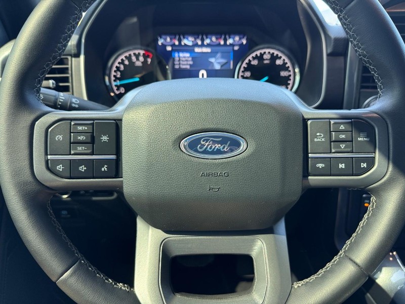 Ford F-150 Vehicle Full-screen Gallery Image 19