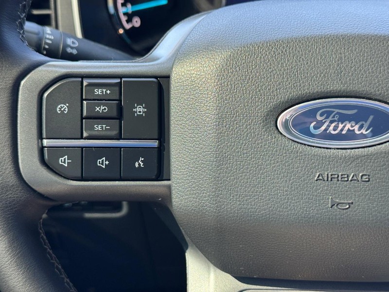 Ford F-150 Vehicle Full-screen Gallery Image 20