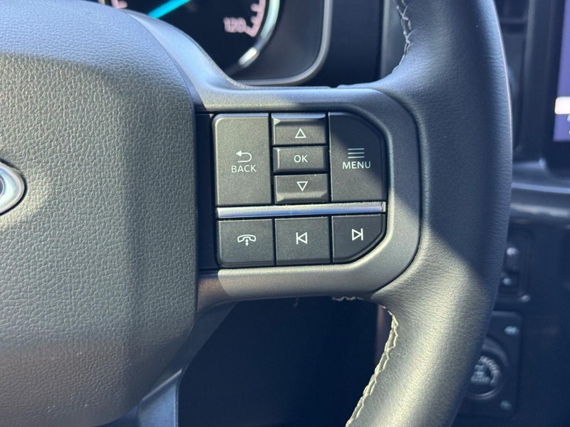 Ford F-150 Vehicle Full-screen Gallery Image 21