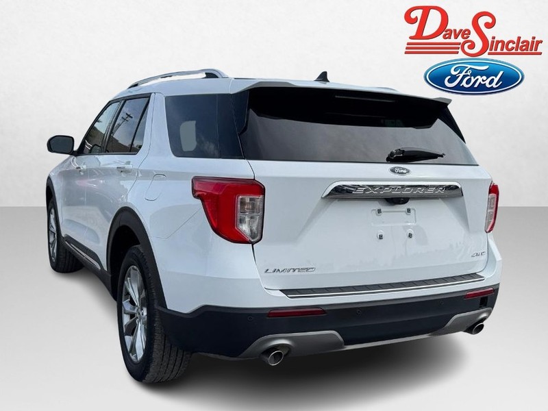 Ford Explorer Vehicle Full-screen Gallery Image 09