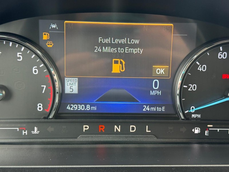 Ford Explorer Vehicle Full-screen Gallery Image 27