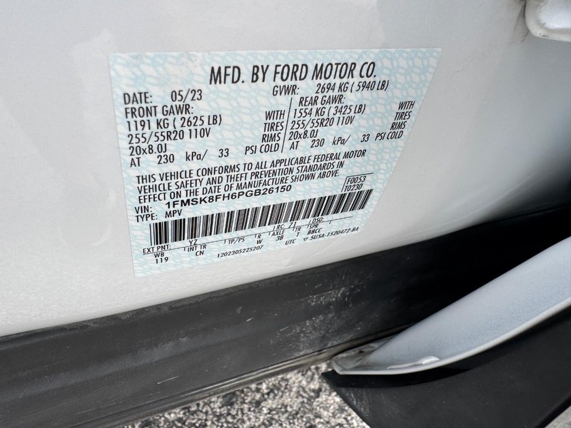 Ford Explorer Vehicle Full-screen Gallery Image 28
