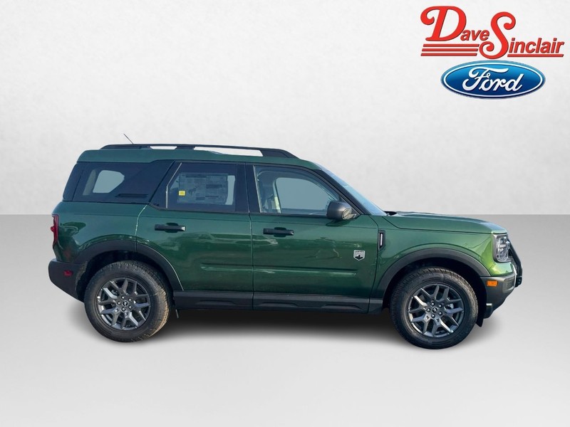 Ford Bronco Sport Vehicle Full-screen Gallery Image 05
