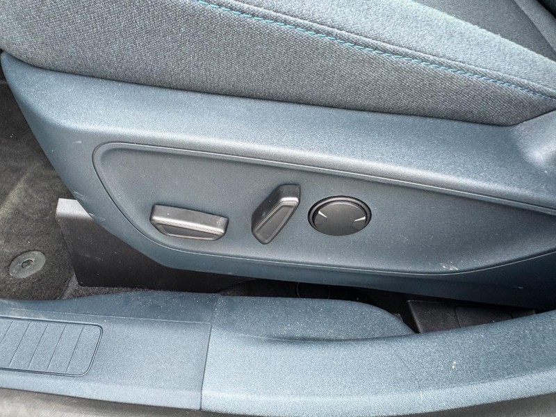 Ford Maverick Vehicle Full-screen Gallery Image 19
