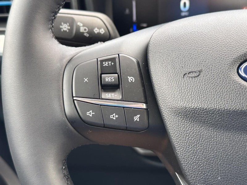 Ford Maverick Vehicle Full-screen Gallery Image 22