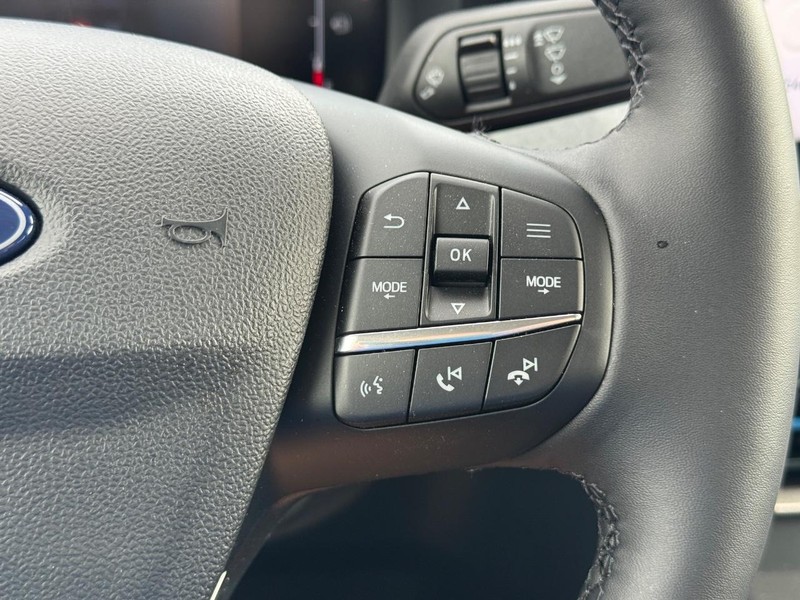 Ford Maverick Vehicle Full-screen Gallery Image 23