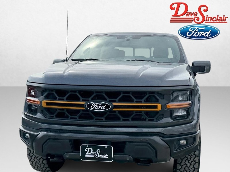 Ford F-150 Vehicle Full-screen Gallery Image 02