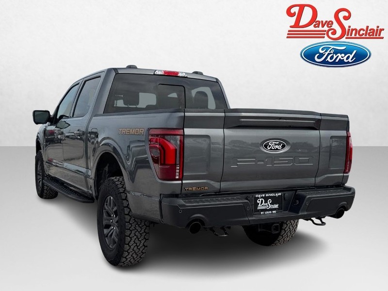 Ford F-150 Vehicle Full-screen Gallery Image 09
