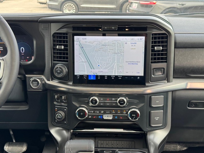 Ford F-150 Vehicle Full-screen Gallery Image 17