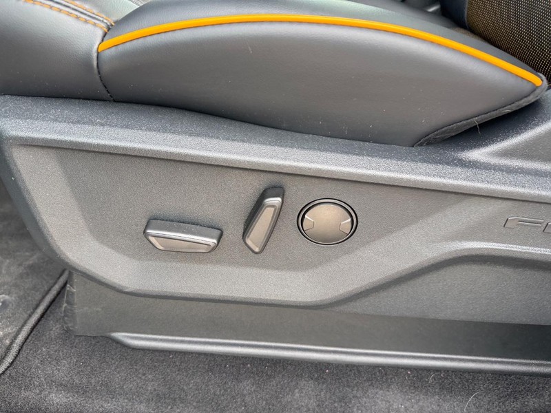 Ford F-150 Vehicle Full-screen Gallery Image 19