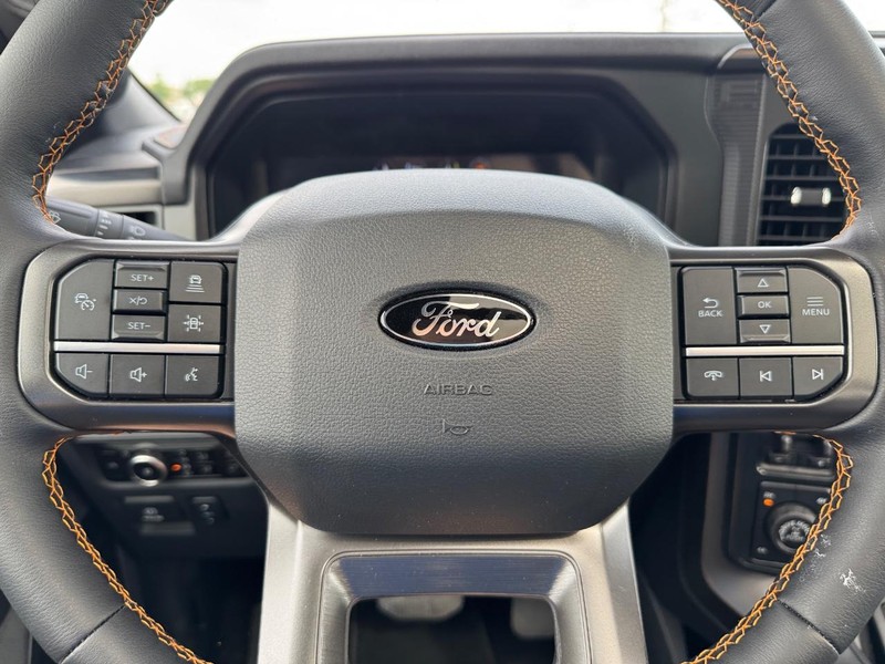 Ford F-150 Vehicle Full-screen Gallery Image 22