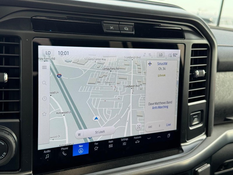 Ford F-150 Vehicle Full-screen Gallery Image 25