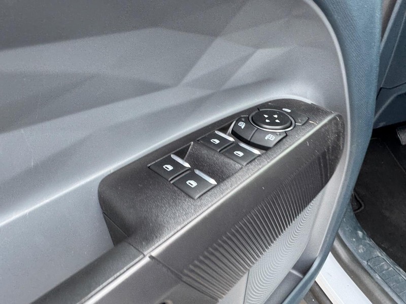Ford Maverick Vehicle Full-screen Gallery Image 19