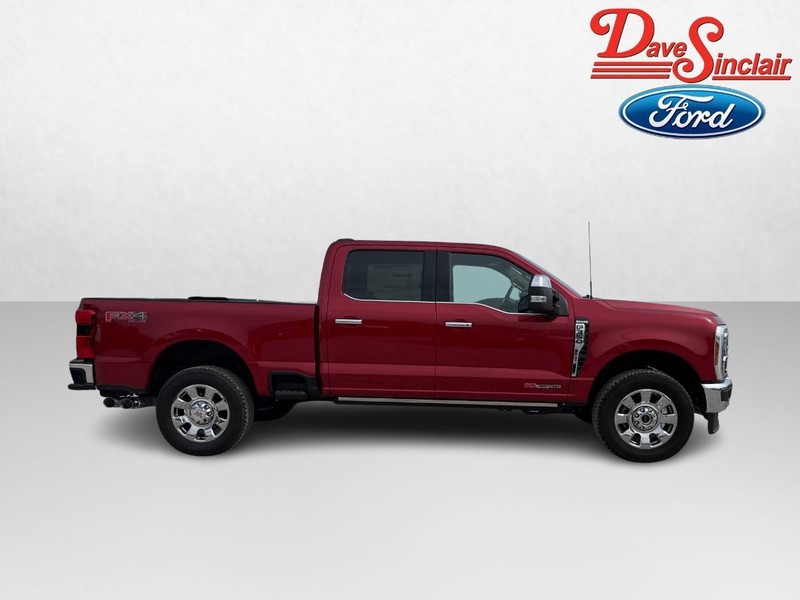 Ford Super Duty F-350 SRW Vehicle Full-screen Gallery Image 05
