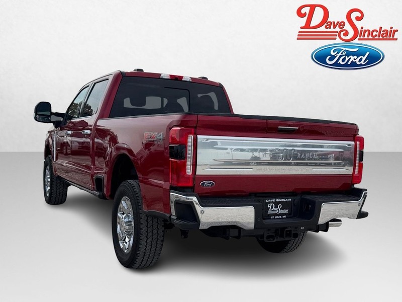Ford Super Duty F-350 SRW Vehicle Full-screen Gallery Image 09