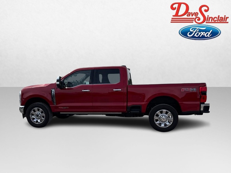 Ford Super Duty F-350 SRW Vehicle Full-screen Gallery Image 10