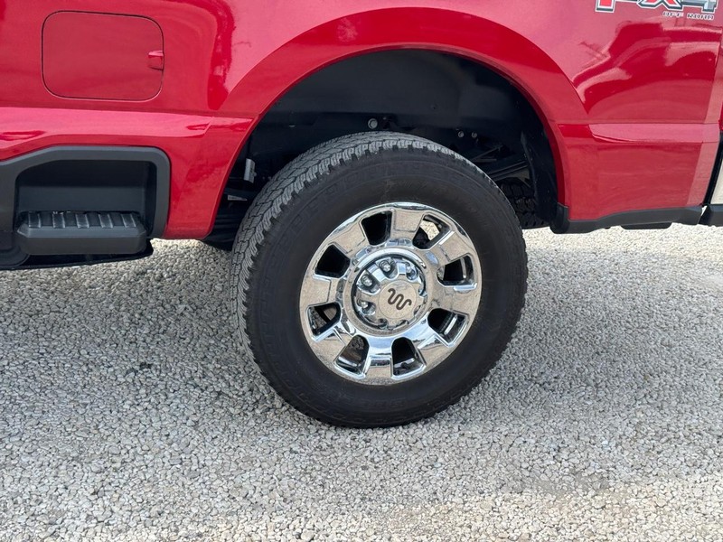 Ford Super Duty F-350 SRW Vehicle Full-screen Gallery Image 11