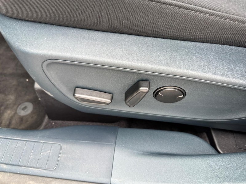 Ford Maverick Vehicle Full-screen Gallery Image 18