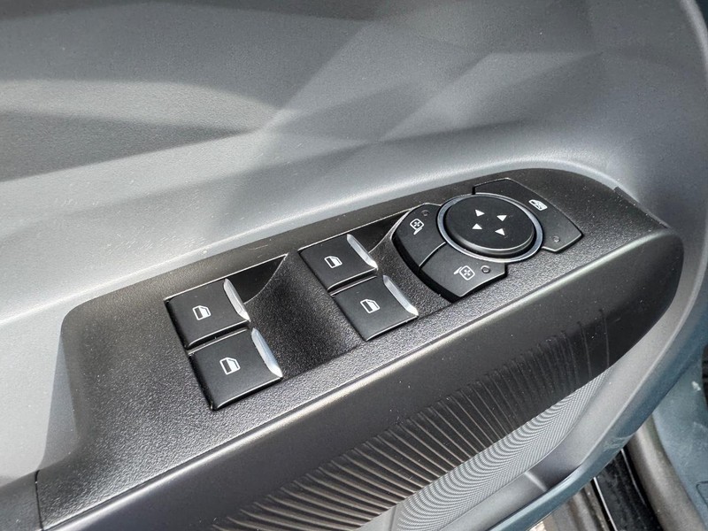 Ford Maverick Vehicle Full-screen Gallery Image 19