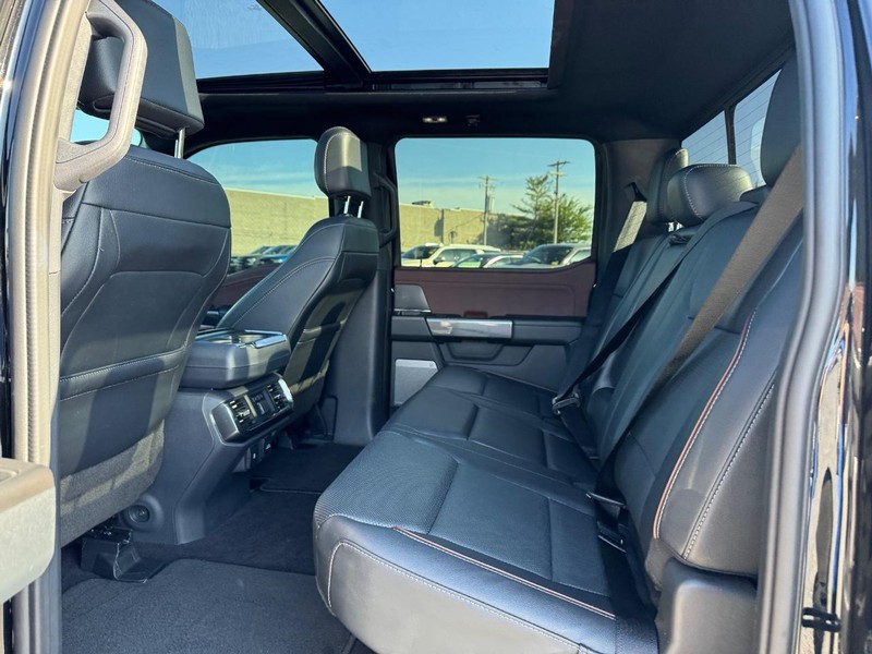 Ford F-150 Vehicle Full-screen Gallery Image 12