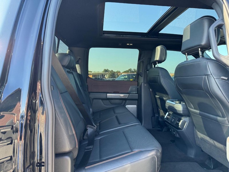 Ford F-150 Vehicle Full-screen Gallery Image 14