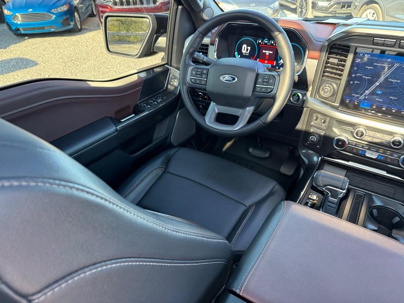 Ford F-150 Vehicle Full-screen Gallery Image 15