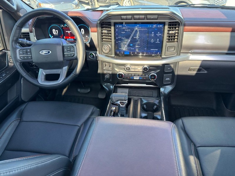 Ford F-150 Vehicle Full-screen Gallery Image 16