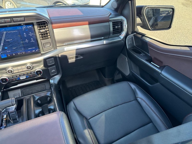 Ford F-150 Vehicle Full-screen Gallery Image 17