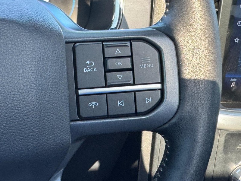 Ford F-150 Vehicle Full-screen Gallery Image 23