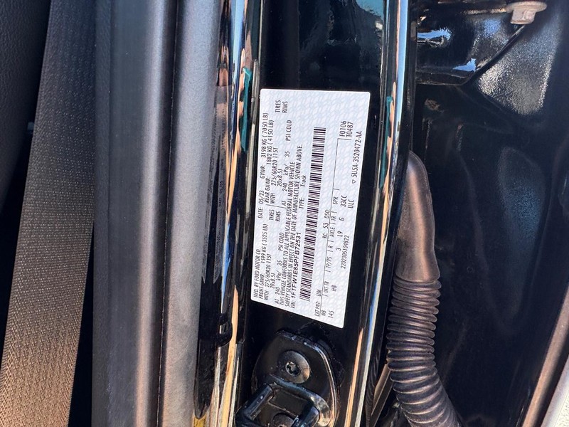 Ford F-150 Vehicle Full-screen Gallery Image 27