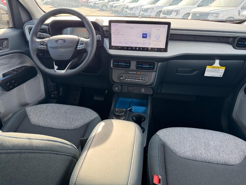 Ford Maverick Vehicle Full-screen Gallery Image 14