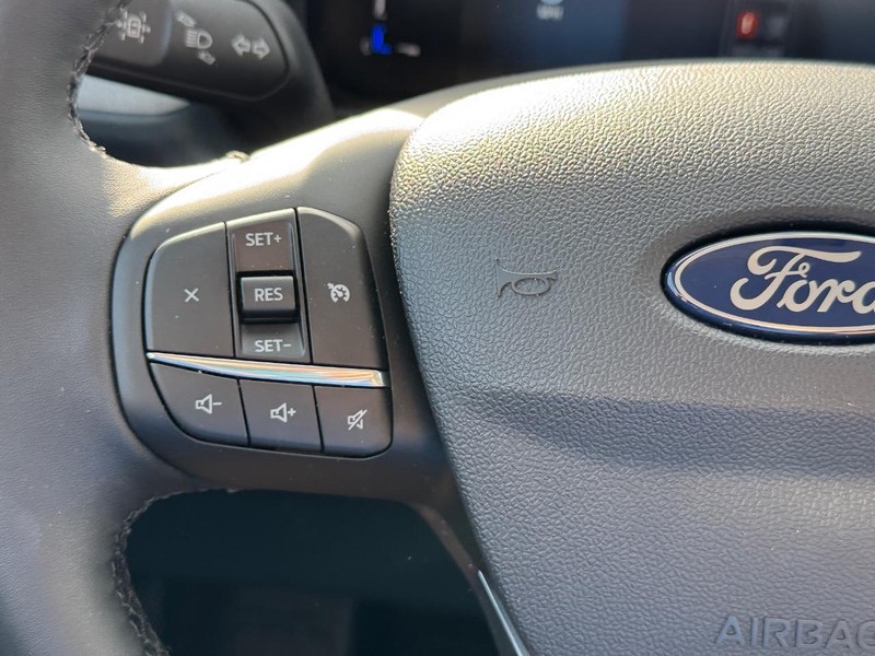 Ford Maverick Vehicle Full-screen Gallery Image 21